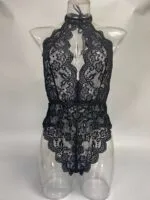 Traje de peluche transparente sin mangas con cuello alto negro: Vista frontal Traje de peluche transparente sin mangas con cuello alto negro: Vista frontal