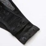 Durchsichtiger schwarzer Mesh-Bodysuit im Schritt