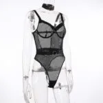 Durchsichtiger schwarzer Mesh-Bodysuit zeigt Sideway