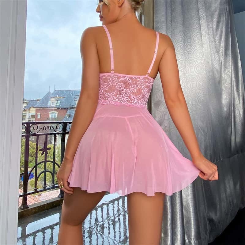 Sexy Lace Pink Chemise Nightgown With Big Bow Back Show On Model Sexet blonder Pink Chemise natkjole med stor sløjfe tilbage Vis på model