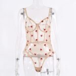 Läpinäkyvät brodeeratut seksikkäät nallet naisille edestä