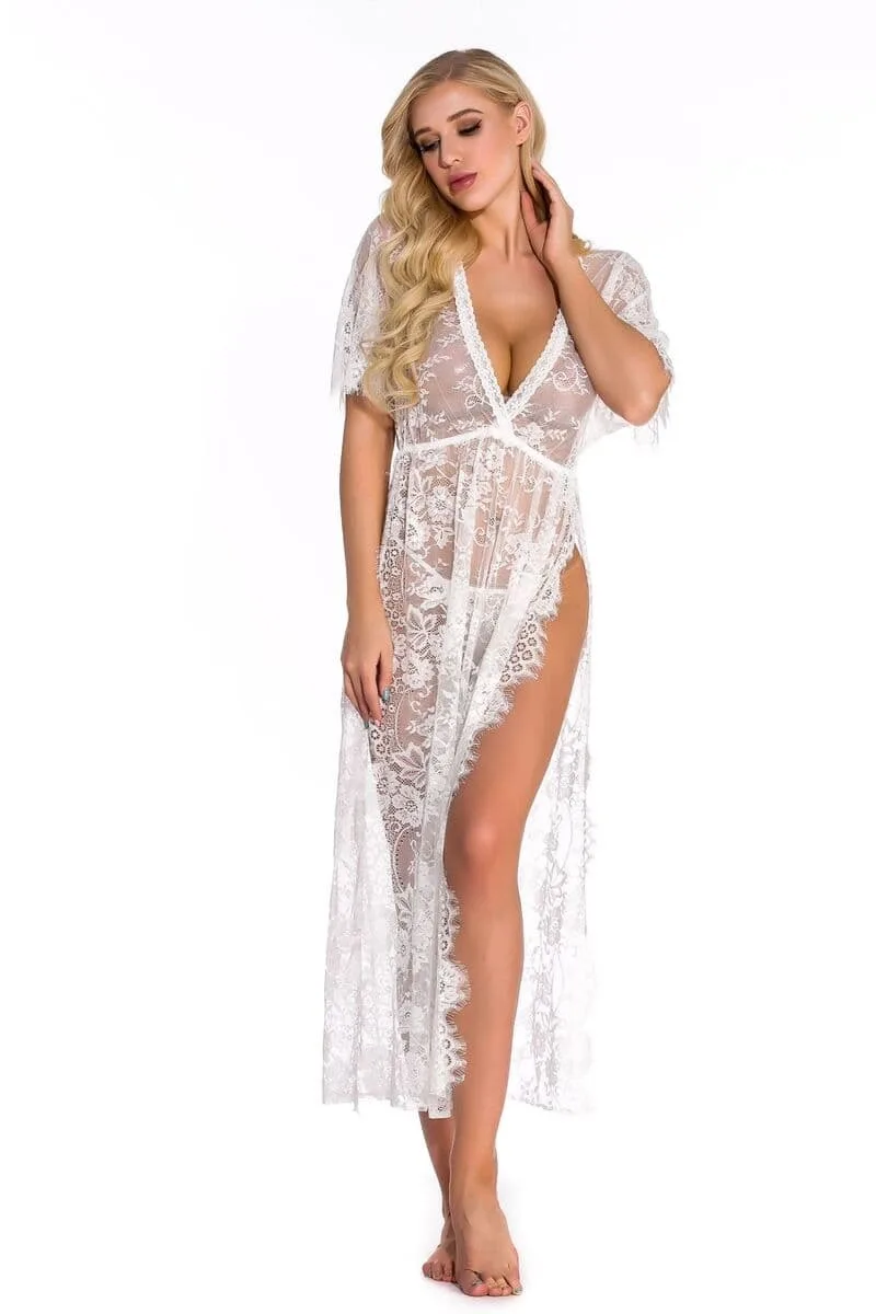 White Sheer Pajamas Side Slit Long Chemise Front Show Weißer, durchsichtiger Pyjama mit seitlichem Schlitz und langer Chemise-Vorderseite