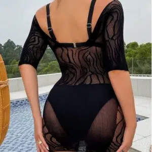 Sensual vestido arrastão texturizado preto modelo nas costas