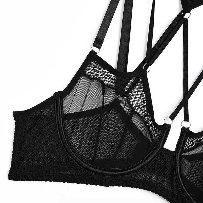 3-teiliges Set aus schwarzem Mesh-Neckholder-BH mit Hüftbedeckung und Strumpfbändern. BH-Details