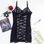 Camisa negra de malla transparente con espalda abierta Vista general