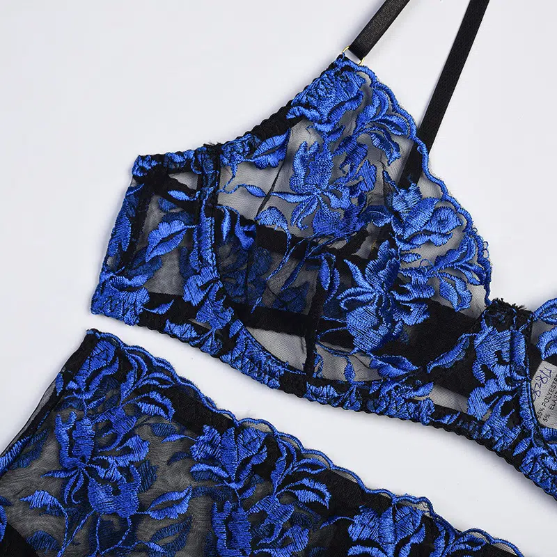 Blue Bra & Panty Set with Embroidered Flowers Bra Details Синий комплект из бюстгальтера и трусиков с вышитыми цветами Детали бюстгальтера