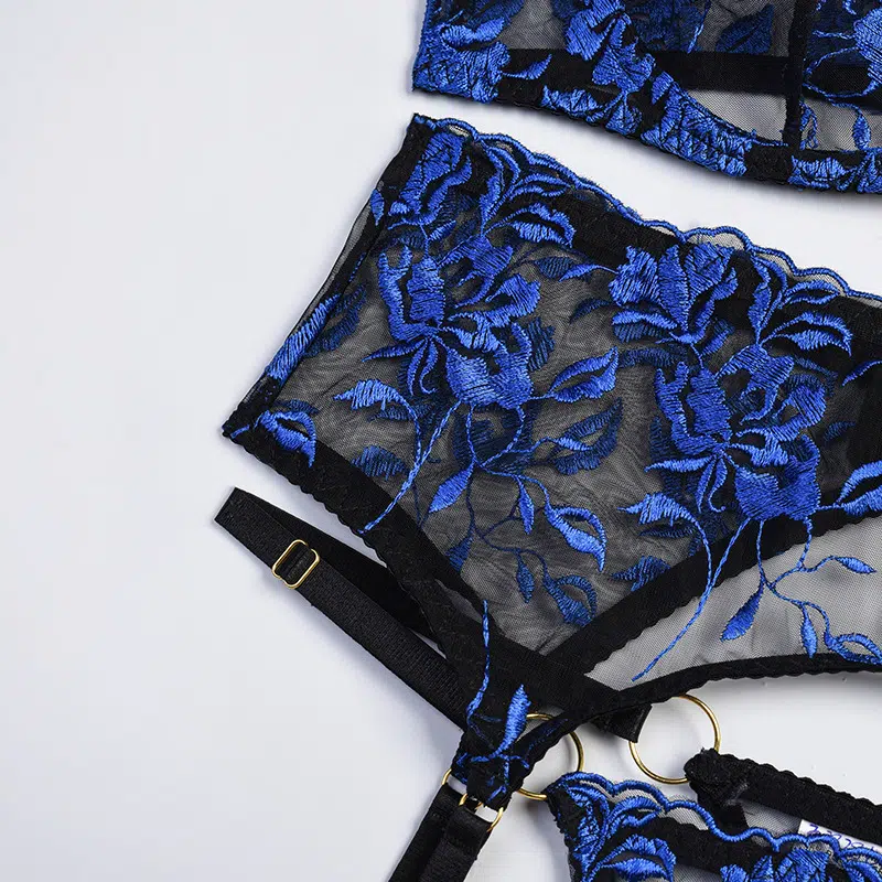 Blue Bra & Panty Set with Embroidered Flowers Waist Details Синий комплект из бюстгальтера и трусиков с вышитыми цветами на талии