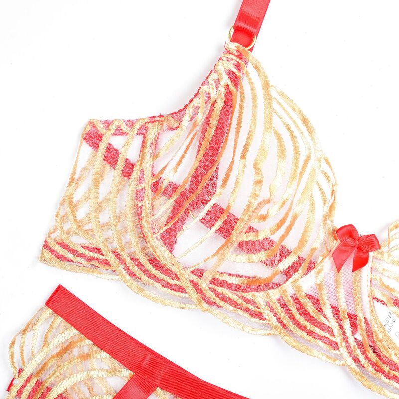 Gold Wave Embroidered Bra & Panty Set with Red Frame Bra Details Gold Wave Broderad BH & Trosa Set med röda BH-detaljer