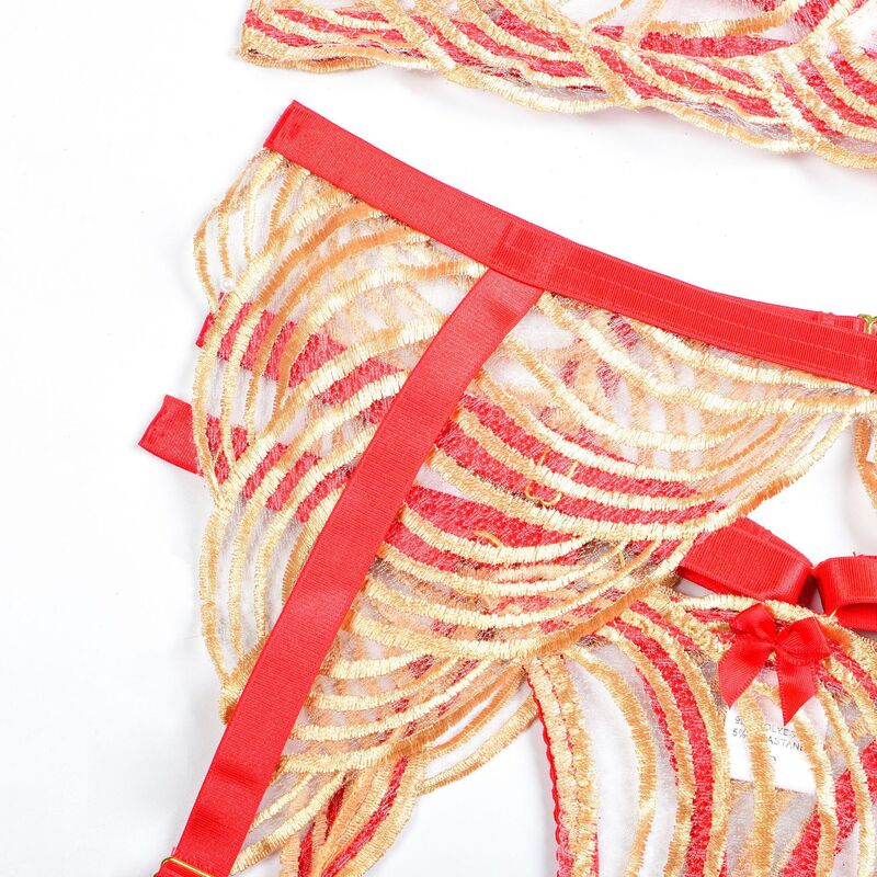 Gold Wave Embroidered Bra & Panty Set with Red Frame Waist Details Gold Wave Broderad BH & Trosa Set med röd ram midjedetaljer