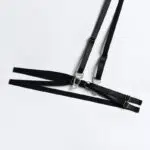 Spitzen-BH- und Tanga-Set mit Brustausschnitt und Kettenbeinringdetails Spitzen-BH- und Tanga-Set mit Brustausschnitt und Kettenbeinringdetails