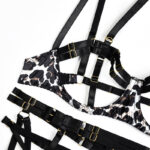 Conjunto de sujetador Leopard Exposure con detalles de sujetador con cuello halter
