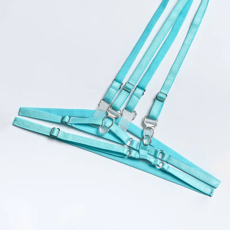 Conjunto de sujetador de encaje floral color lima con detalle de anillo en la pierna con ribete de volantes de encaje