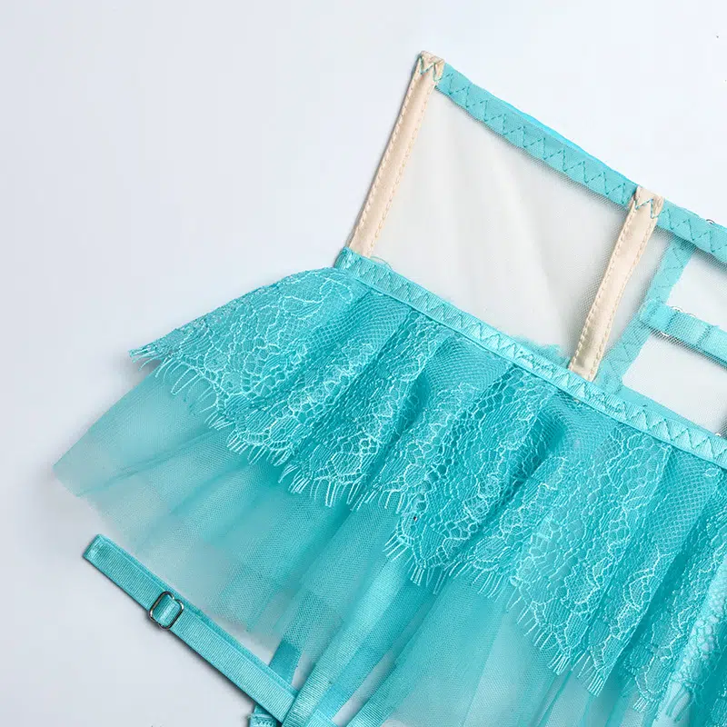 Conjunto de sujetador de encaje floral color lima con detalles de encaje en la cintura con volantes