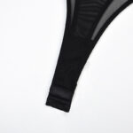 Body en maille avec ceinture réglable et détails de chaîne en métal