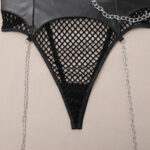 Chic kædehalshåndjern Sexet jumpsuit med åben ryg - Engros Lingeri skridtdetaljer