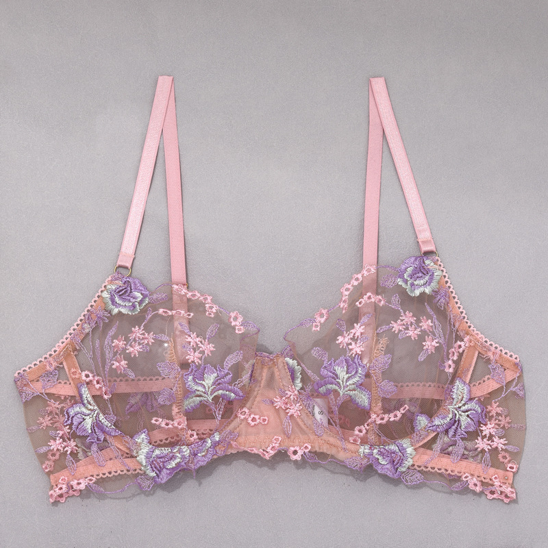 Stunning Sexy Bra and Panties Set with Purple Embroidery - B2B Lingerie Supplier Bra Details Fantastisk sexet bh og trusser sæt med lilla broderi - B2B lingeri leverandør bh detaljer