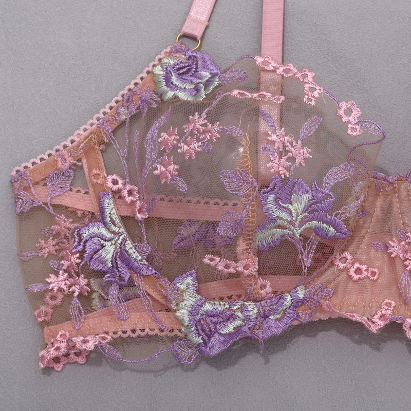 Stunning Sexy Bra and Panties Set with Purple Embroidery - B2B Lingerie Supplier Bra Detrails Show Fantastisk sexet bh og trusser sæt med lilla broderi - B2B lingeri leverandør bh detaljer Vis