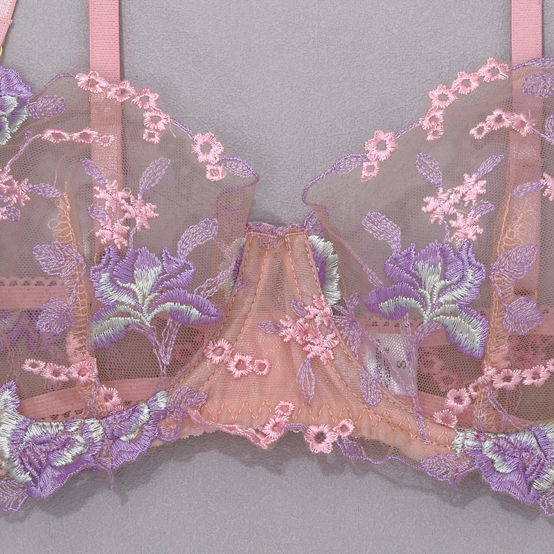 Stunning Sexy Bra and Panties Set with Purple Embroidery - B2B Lingerie Supplier Bra Show Fantastisk sexet bh og trusser sæt med lilla broderi - B2B lingeri leverandør bh Show