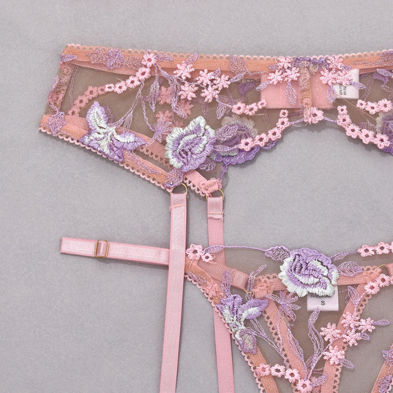 Stunning Sexy Bra and Panties Set with Purple Embroidery - B2B Lingerie Supplier Garter Details Show Fantastisk sexet bh og trusser sæt med lilla broderi - B2B lingeri leverandør strømpebånd detaljer Vis