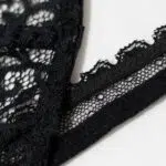 Ensemble de soutien-gorge en dentelle noire avec dos nu croisé