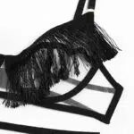 Engros Elegant gennemsigtig mesh strømpebånd BH-sæt med sexede Tasse BH-detaljer Engros Elegant gennemsigtig mesh strømpebånd BH-sæt med sexede Tasse BH-detaljer