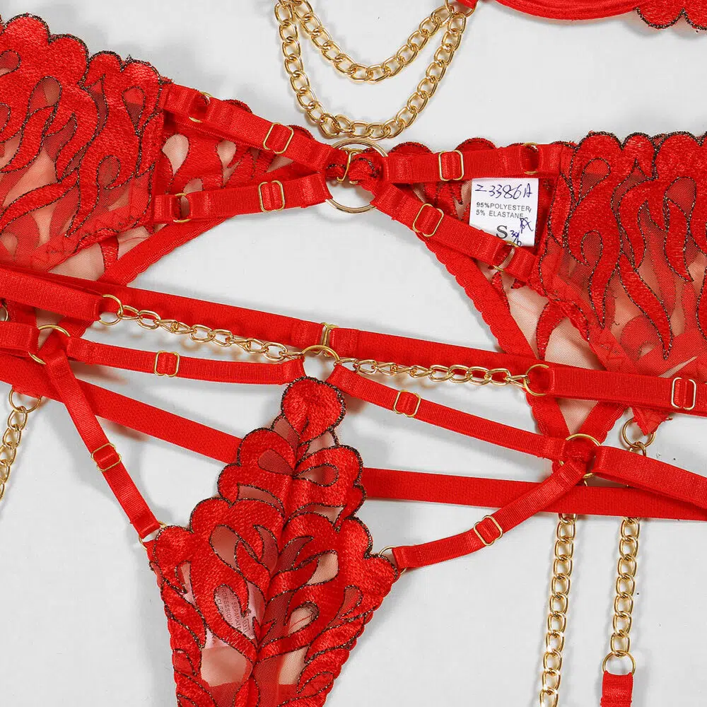 Wholesale Flame Embroidery Sexy Lingerie Four-Piece Set with Chain Bra Garter Details Atacado chama bordado lingerie sexy conjunto de quatro peças com detalhes de liga de sutiã de corrente