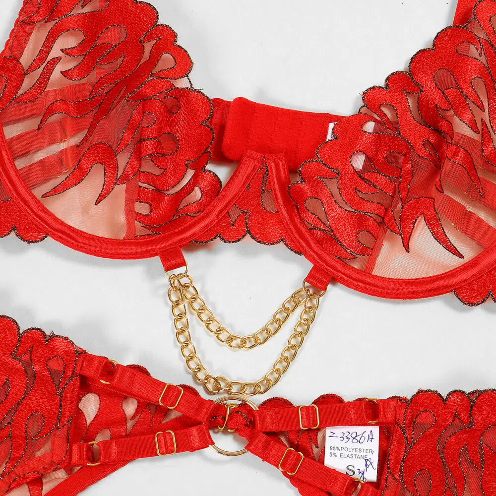 Wholesale Flame Embroidery Sexy Lingerie Four-Piece Set with Chain Bra details Atacado chama bordado lingerie sexy conjunto de quatro peças com detalhes de sutiã de corrente
