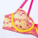 Conjunto de sutiã e calcinha de renda e cílios no atacado com detalhes de sutiã bordado de amor