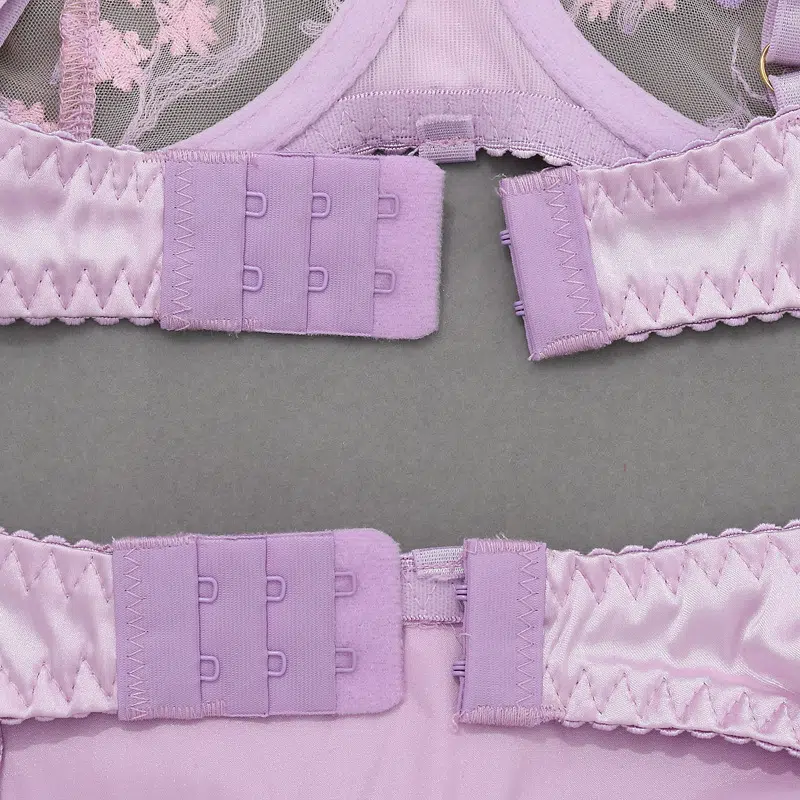 Conjunto de mujeres al por mayor de lencería sexy de nuevo estilo con detalles florales en la parte posterior del sujetador con bordado