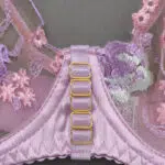 Venta al por mayor Conjunto de mujeres de lencería sexy de nuevo estilo con detalles de sujetador con bordado floral