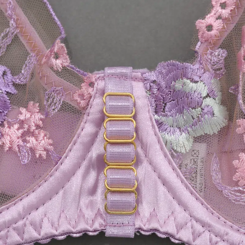 Venta al por mayor Conjunto de mujeres de lencería sexy de nuevo estilo con detalles de sujetador con bordado floral
