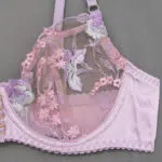 Conjunto de mujeres al por mayor de lencería sexy de nuevo estilo con espectáculo de sujetador con bordado floral