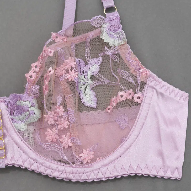 Conjunto de mujeres al por mayor de lencería sexy de nuevo estilo con espectáculo de sujetador con bordado floral