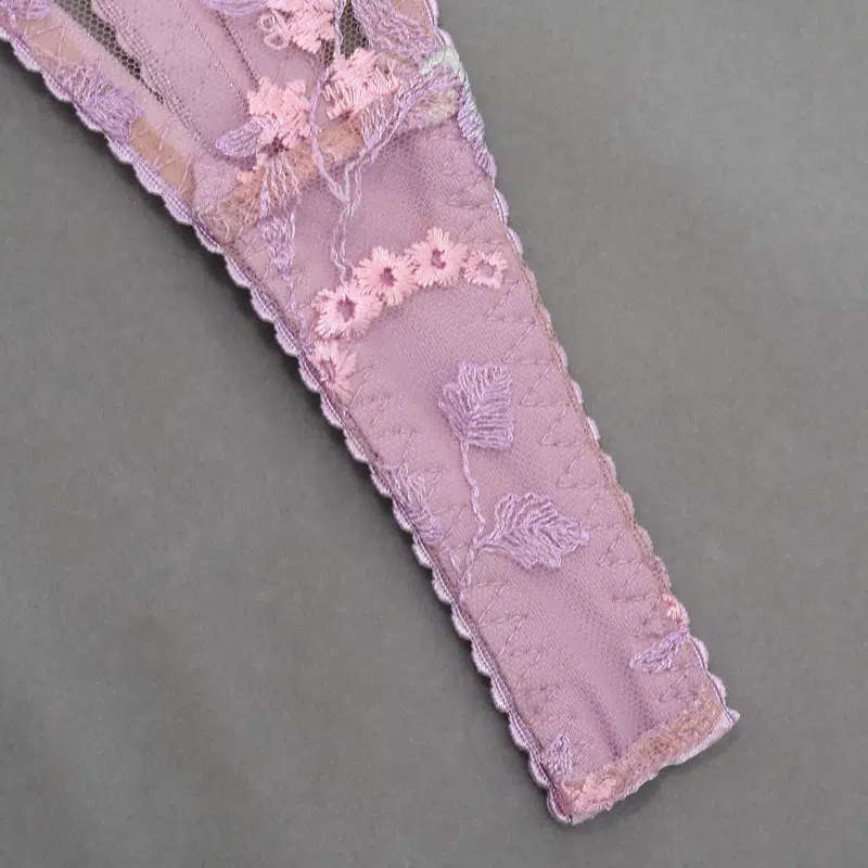 Conjunto de mujeres al por mayor de lencería sexy de nuevo estilo con detalles florales de la entrepierna del bordado