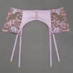 Conjunto de mujeres al por mayor de lencería sexy de nuevo estilo con detalles de liga con bordado floral