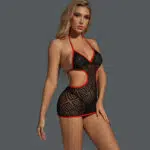 Großhandels-Fischnetz-Häkel-Bodystocking-Kleid mit seitlichem rotem Besatz