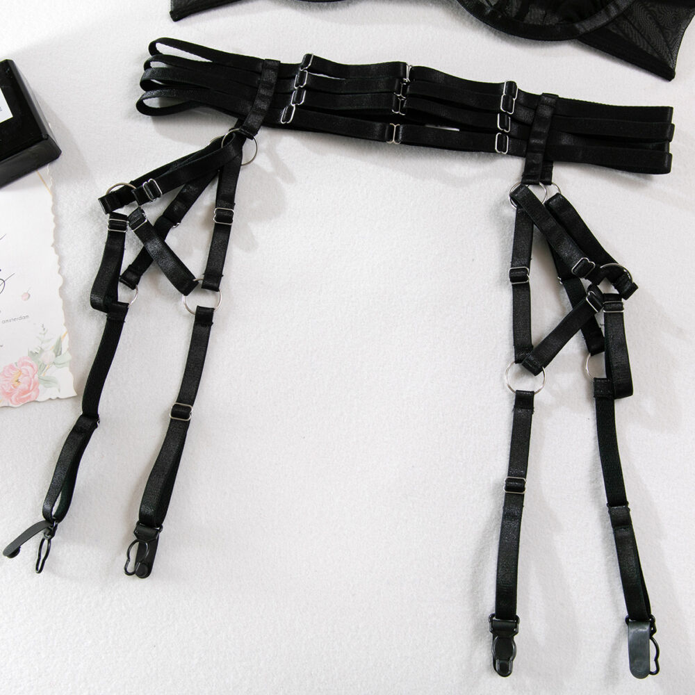 Wholesale Black Modern Bra and Panties Set with Garter garter Details
