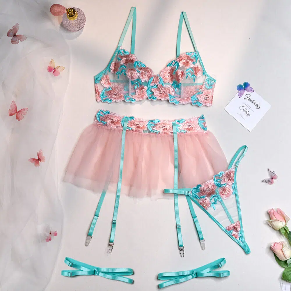 Ensemble soutien-gorge et culotte brodés en gros avec jupe en maille rose