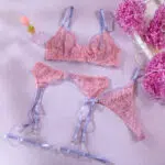 Conjunto de lingerie íntima por atacado com renda oca sexy em rosa Visão geral
