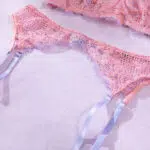Conjunto de lingerie íntima por atacado com renda oca sexy em detalhes de cintura rosa