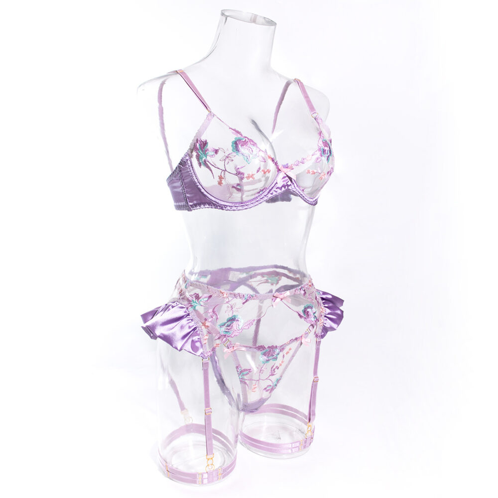 Wholesale Light Purple Floral Lace Garter Lingerie Set Side View Vente en gros ensemble de lingerie jarretière en dentelle florale violet clair vue latérale