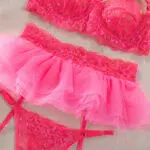 Venta al por mayor Detalles de cintura del conjunto de lencería con aros de encaje floral rosa