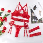 Ensemble soutien-gorge et culotte moderne rouge en gros avec jarretière