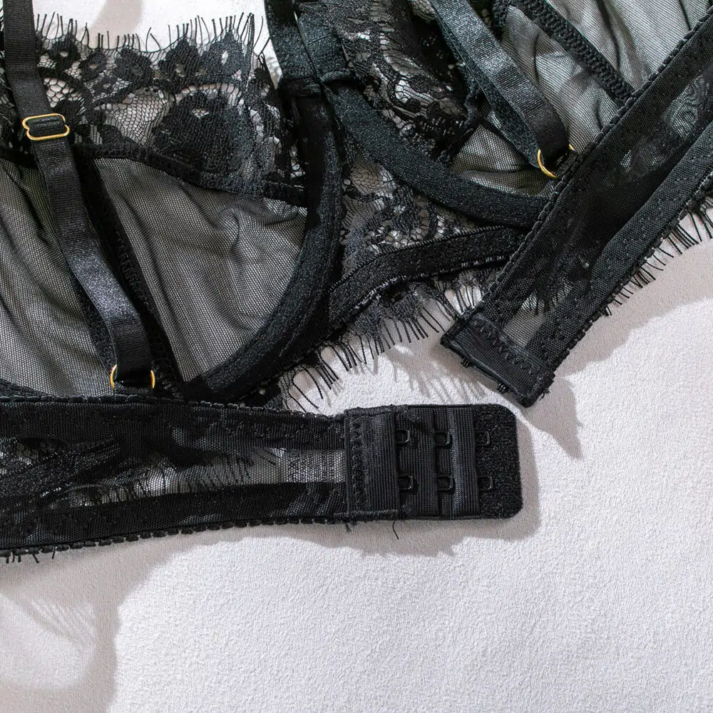 Conjunto de calcinha de sutiã preto sexy por atacado com liga de renda floral. Detalhes do sutiã traseiro