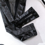 Gestreifter schwarzer Body im Großhandel mit rückenfreien Tanga-Schrittdetails