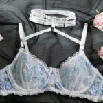 Grossistförsäljning av vit behå och byxor Set med Flower Brodery Bra Show Grossistförsäljning av vit behå och byxor Set med Flower Brodery Bra Show