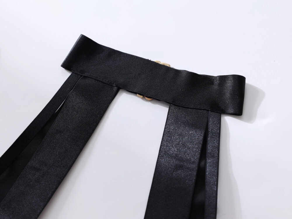 Grossisthandel svart Spandex kvinnlig bodysuit med Hollow Design Harter detaljer