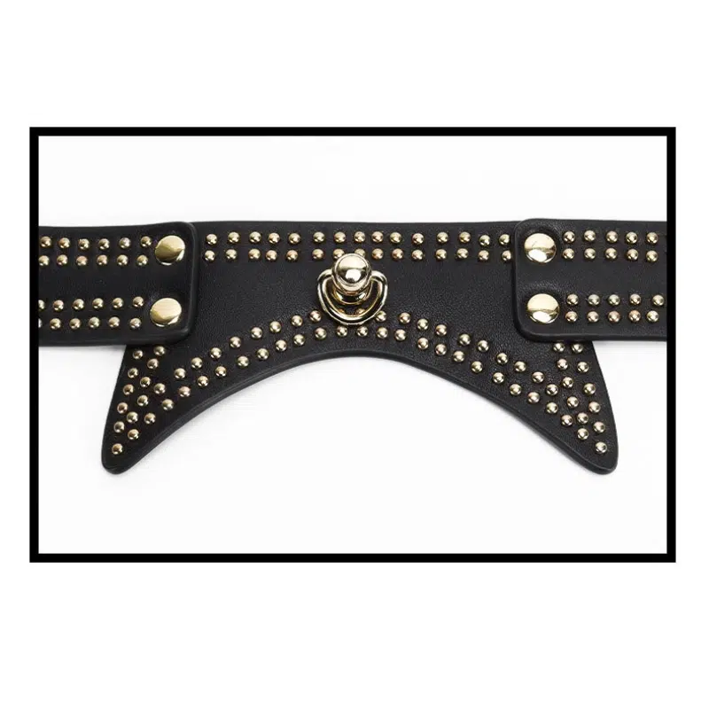 Wholesale Rivet Bondage Starter Kit in Red and Black collar details