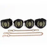 Venta al por mayor Exhibición del brazalete Bondage Gear bordado con calavera