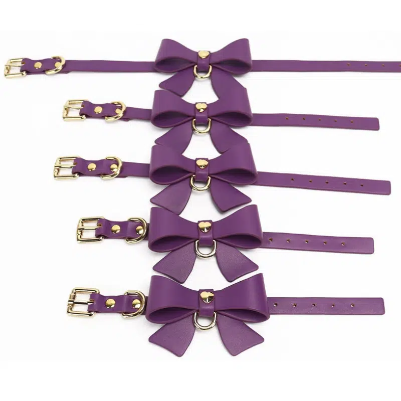 Tukkumyynti Solid Color Bondage Gear keulakoristeilla